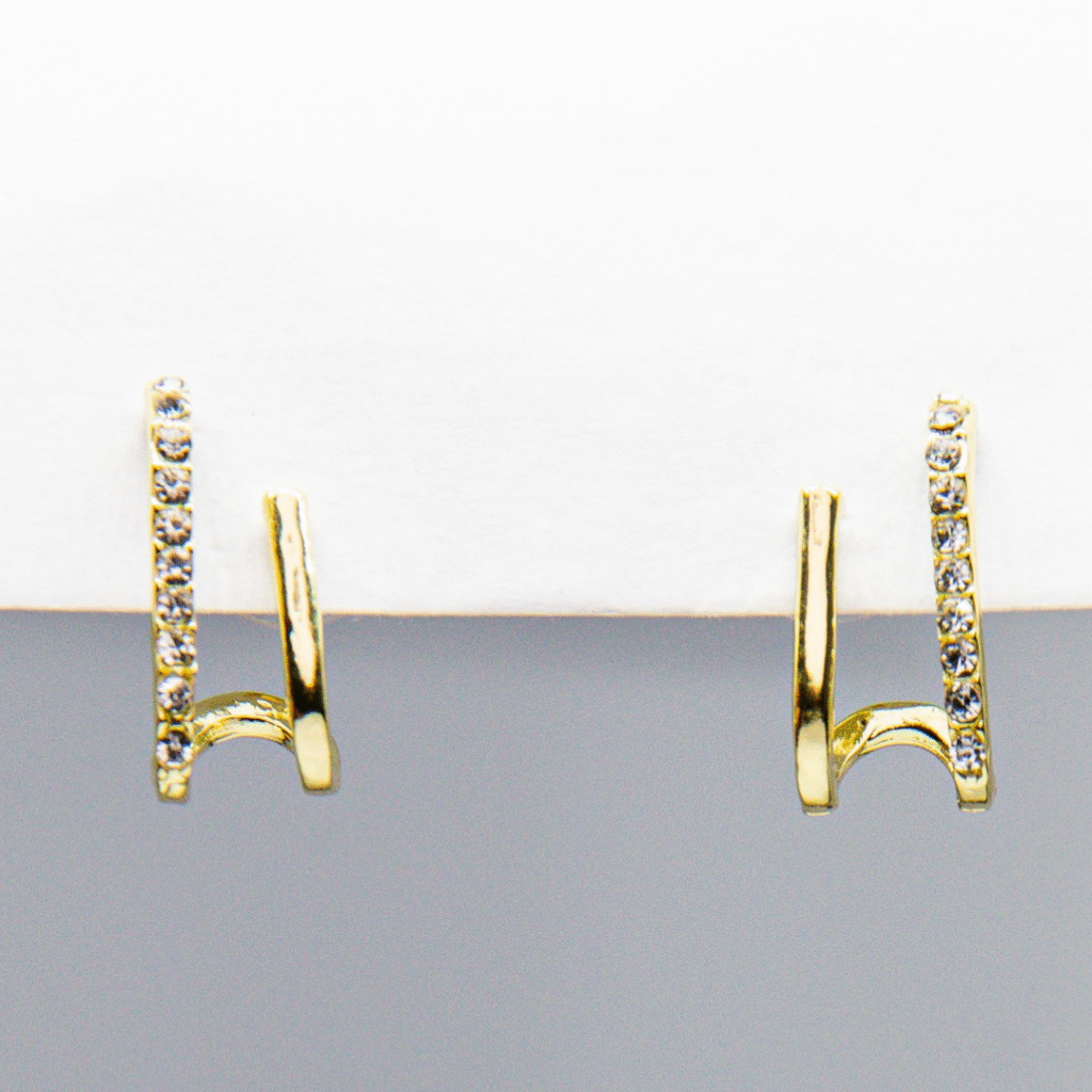 Elegant Diplomat gold and crystals earrings