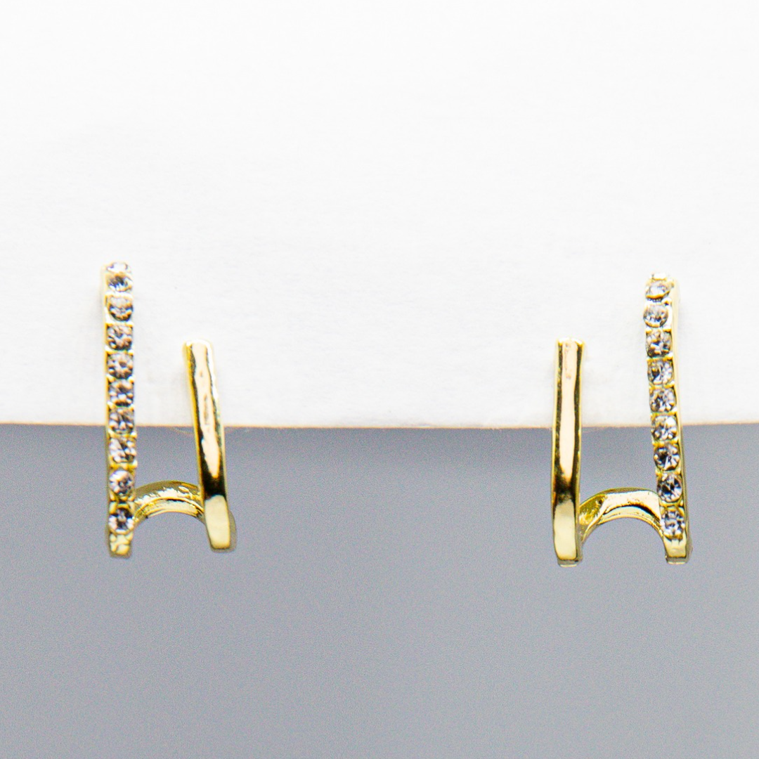 Elegant Diplomat gold and crystals earrings